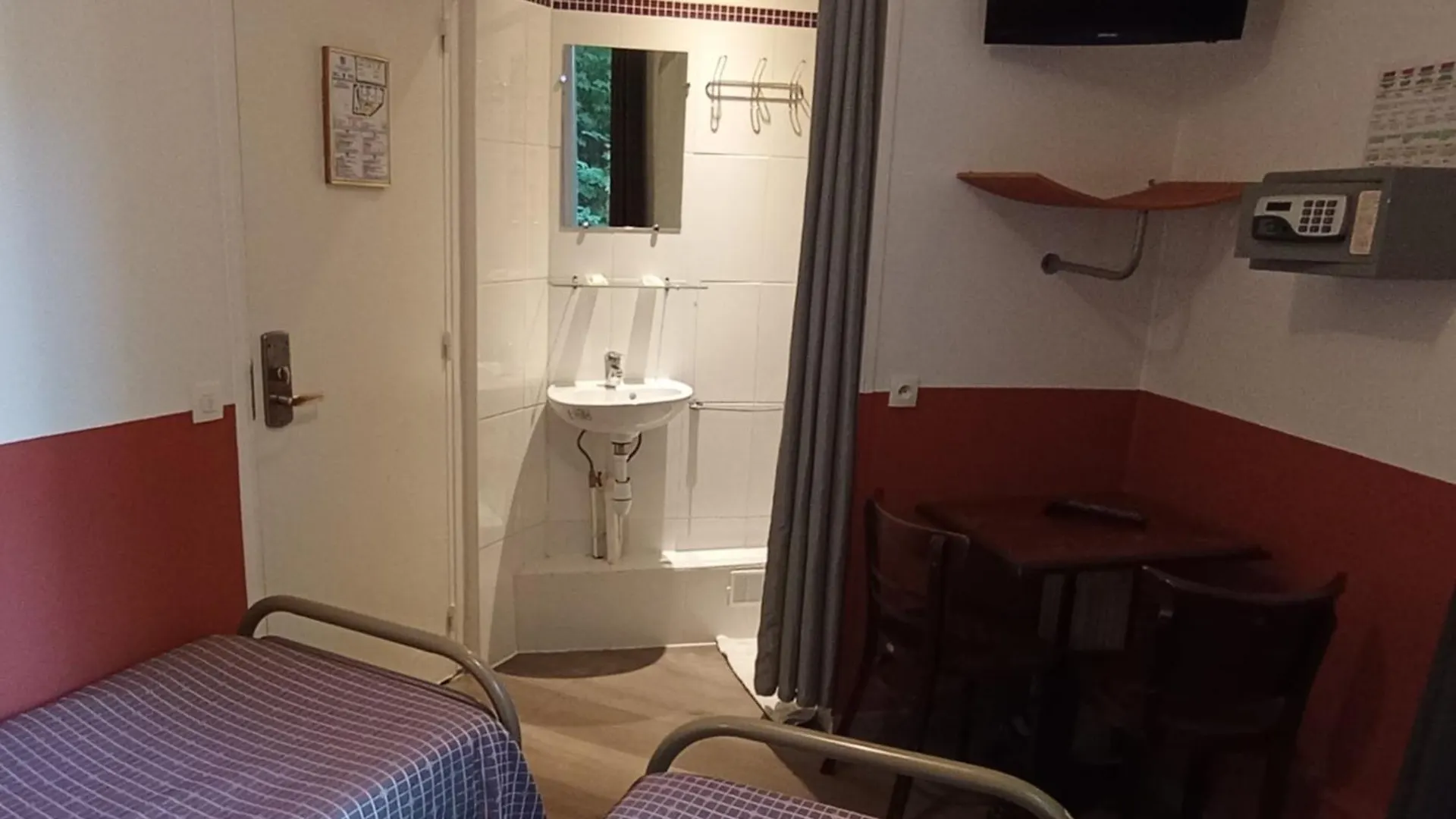 Caulaincourt Montmartre By Hiphophostels Hostel *