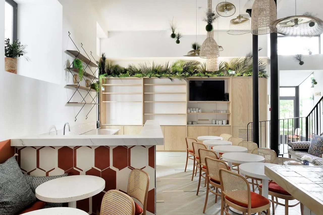 Caulaincourt Montmartre By Hiphophostels Hostel *